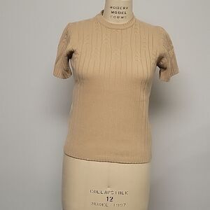 Abandoned! Vintage Short Sleeve sweater. Size M